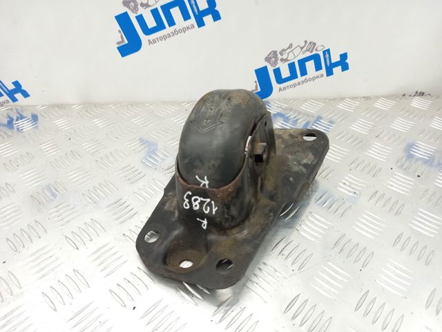 Кронштейн задньої балки 1K0505130J VAG