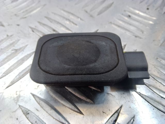 Кнопка приводу замка задньої 3/5 двері (ляди) 1L2T14K147AA LAND ROVER