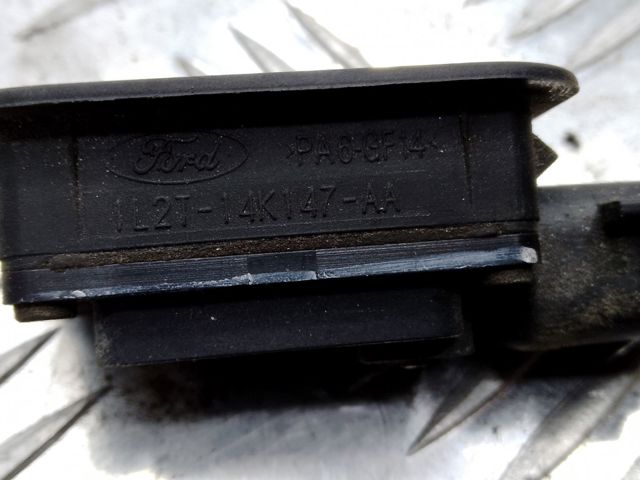 Кнопка приводу замка задньої 3/5 двері (ляди) 1L2Z14018AC FORD