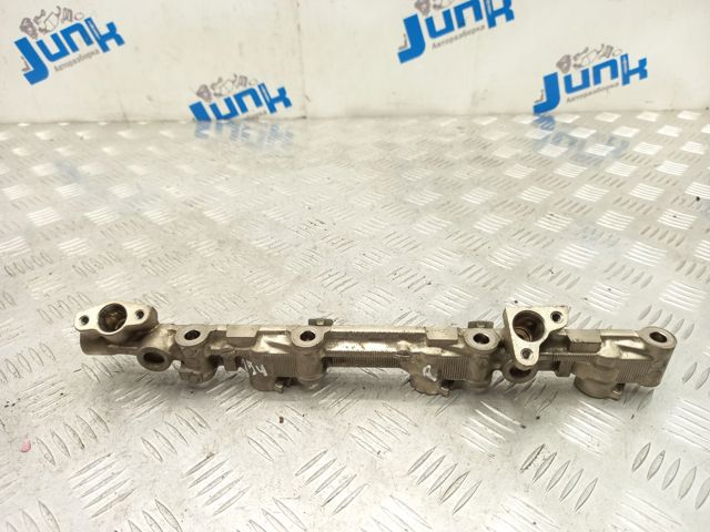 Розподільник палива (рампа), правий 2385031020 TOYOTA