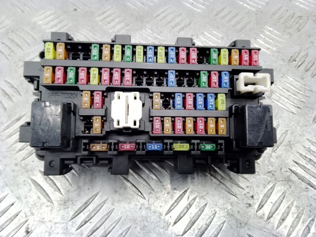 Коробка запобіжників 243505NA0A NISSAN