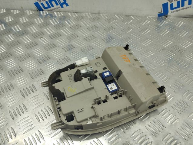 Плафон освітлення кабіни 264305NB1A NISSAN
