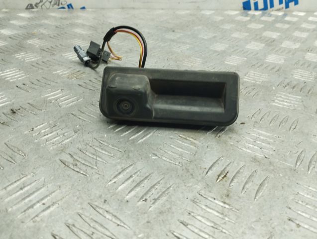 Кнопка приводу замка третіх/ п'ятих дверей 2GJ827566B VAG
