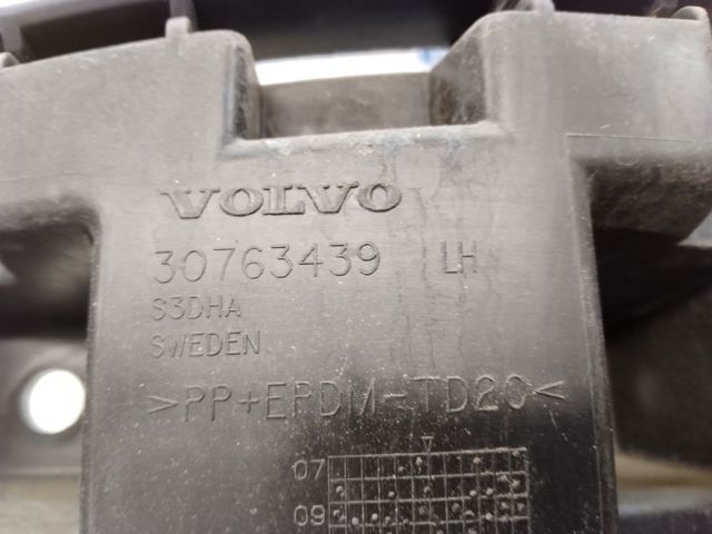 Ліве кріплення заднього бампера 30763439 VOLVO