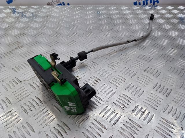 Замок водійських дверей 30784976 VOLVO