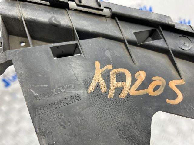 Кронштейн бампера переднього, правий 30796388 VOLVO