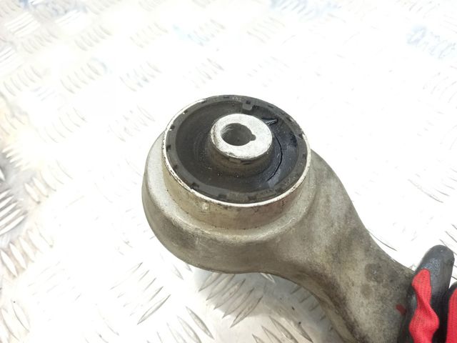Правий важіль передній нижній підвіски 31106861152 BMW
