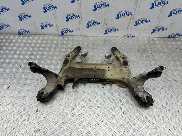 Підрамник передньої підвіски 31116872729 BMW