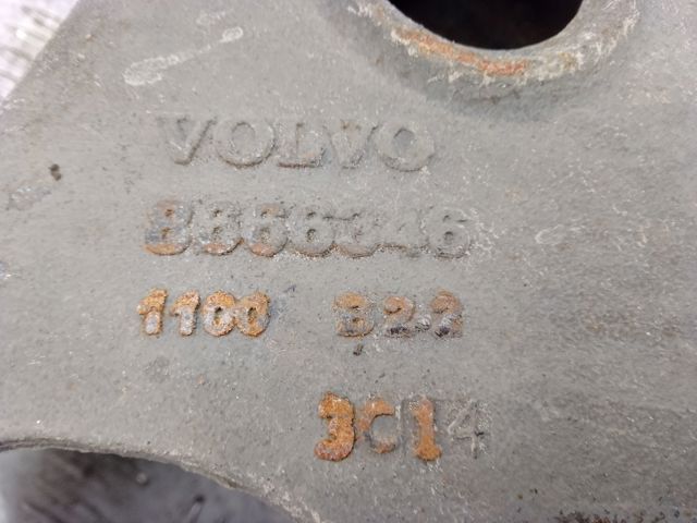 Балансир задній нижній, правий 31304153 VOLVO