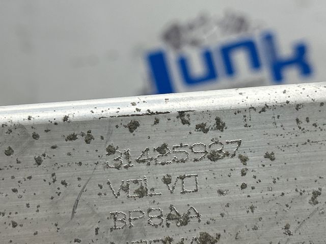 Рамка радіатора верхня 31425937 VOLVO