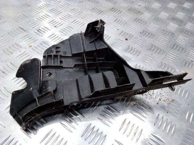Кронштейн бампера переднього, правий 31455311 VOLVO