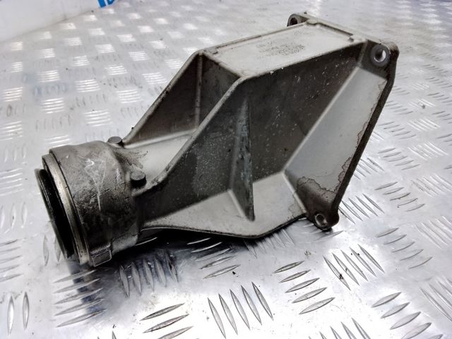 Опора підвісного підшипника передньої піввісі 31507552539 BMW