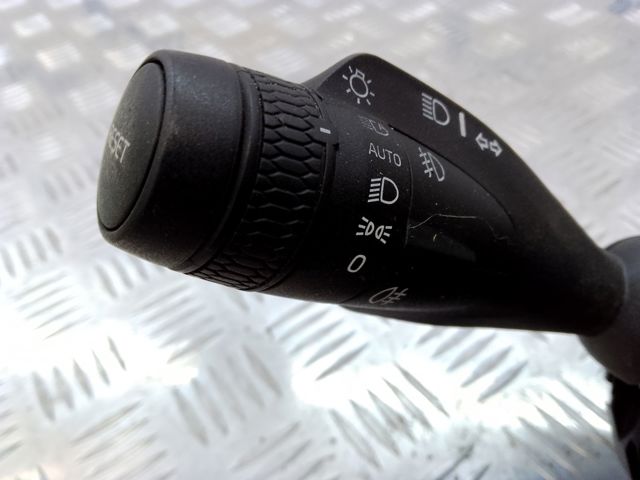 Перемикач підрульовий 32266885 VOLVO