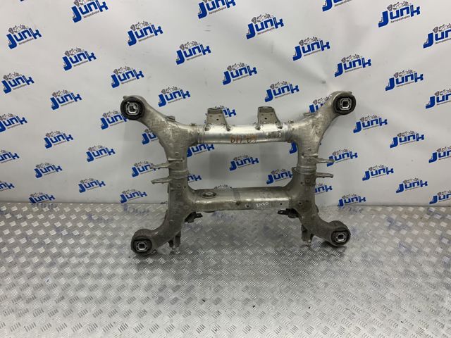 Балка задньої підвіски поперечна 33316799103 BMW
