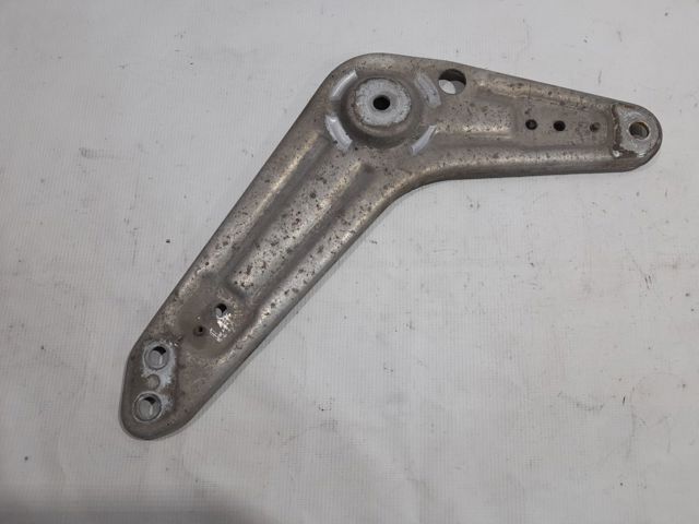 Кронштейн задньої балки 33326770978 BMW