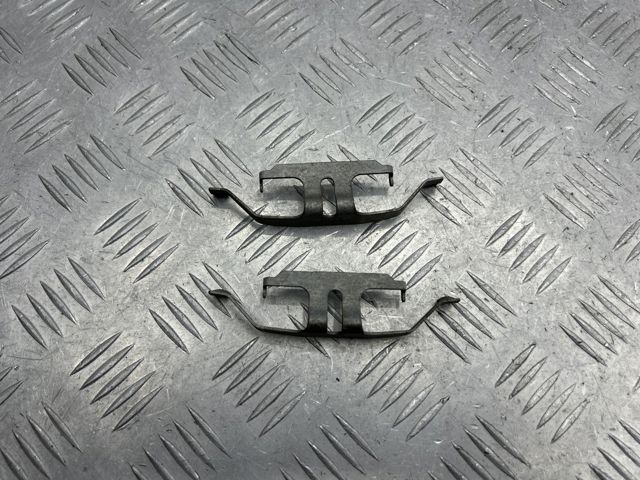Ремкомплект гальмівних колодок 34216850853 BMW