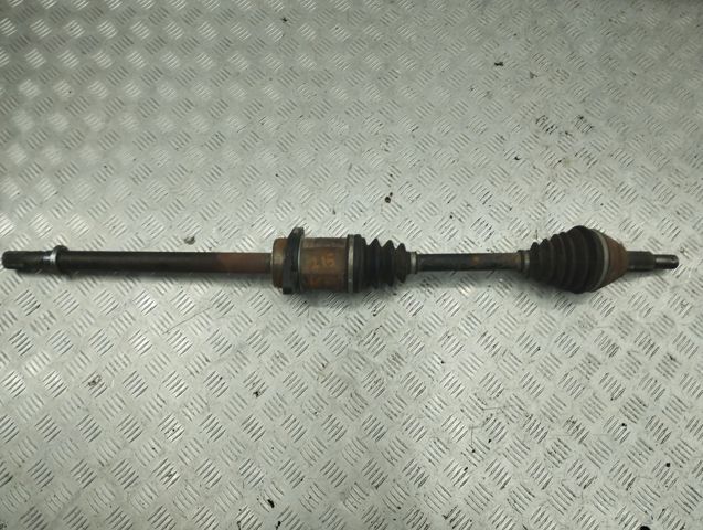 Привід правий 391001AA0A NISSAN