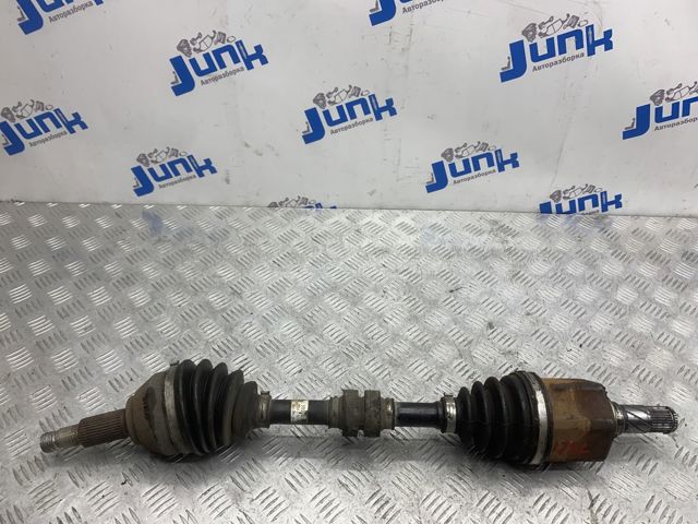 Привід лівий 391015NA2A NISSAN
