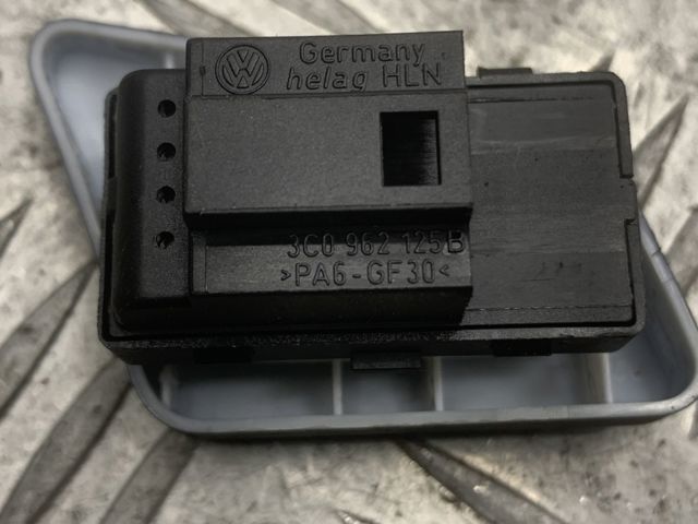 Кнопка центрального замка 3C0962125BREH VAG