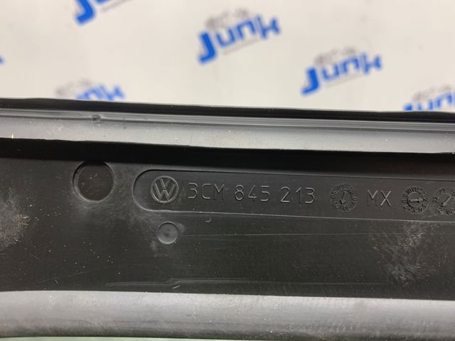 Кватирка дверей трикутник, задньої, лівої 3CM845213 VAG