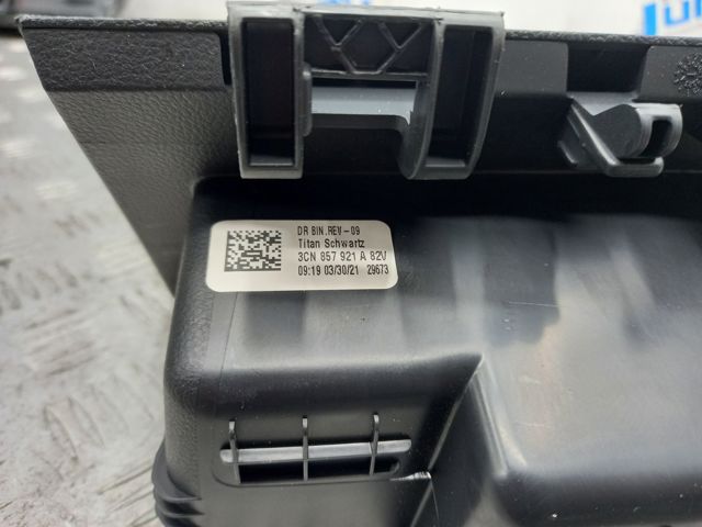 Речовий ящик 3CN857921A82V VAG