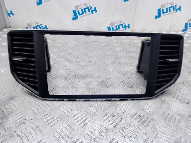 Решітка повітропровода 3CN858418G1QB VAG