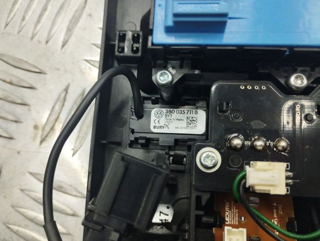 Плафон освітлення кабіни 3CN947105DYU VAG