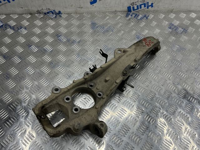 Цапфа передні праві 400141CA0A NISSAN