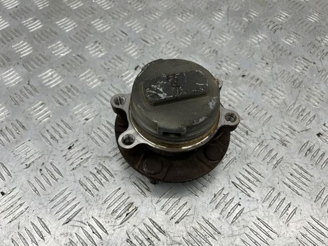 Маточина (передня) 40202EJ70A NISSAN