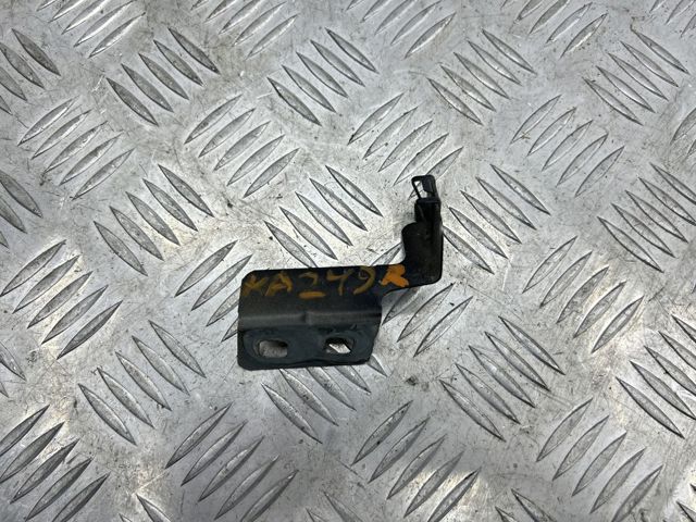 Кронштейн кріплення крила переднього правого, задній 41357204502 BMW
