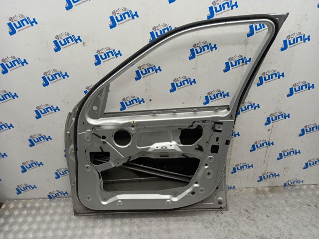 Пасажирські передні двері 41517211424 BMW