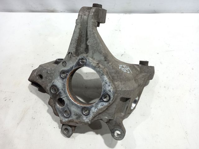 Кулак поворотний правий 430184GA0A NISSAN