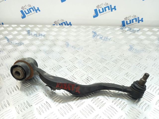 Правий важіль передній нижній підвіски 4866059015 TOYOTA