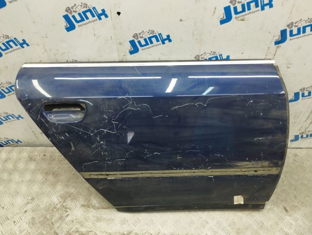 Двері пасажирські задні праві 4B0833052 VAG