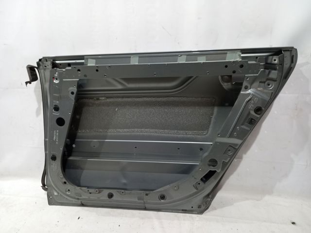 Двері пасажирські задні праві 4E0833052C VAG