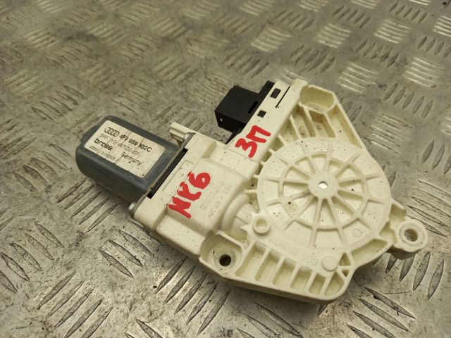 Мотор склопідйомника дверей задніх, правих 4F0959802F VAG
