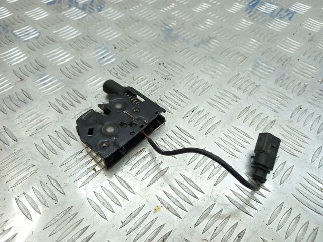 Замок кришки капота 4G0823509D VAG