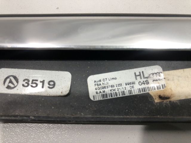Молдинг опускного скла двері задньої, лівої 4G08537632ZZ VAG