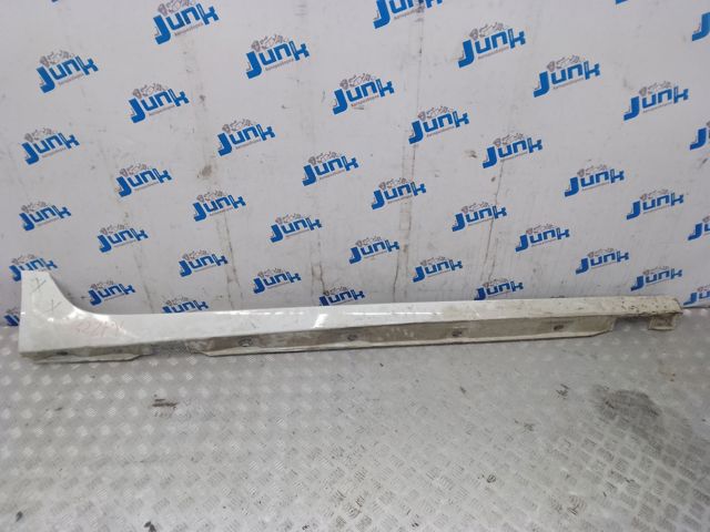 Накладка зовнішня (молдинг) порога, правий 4G0853856G VAG