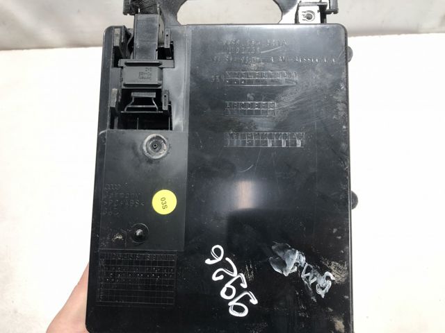 Скринька речової центральної консолі (підлокітника) 4G0864981D4PK VAG