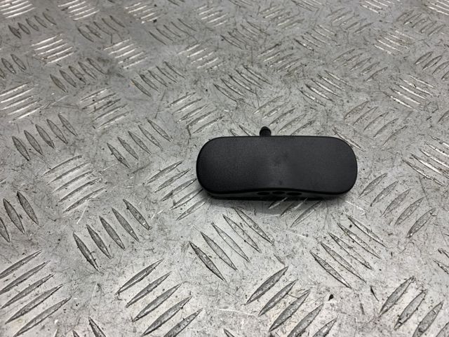 Форсунка омивача скла лобового, ліва 4G0955987 VAG