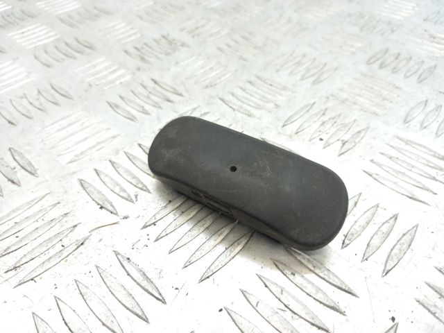 Форсунка омивача скла лобового, ліва 4G0955987A VAG