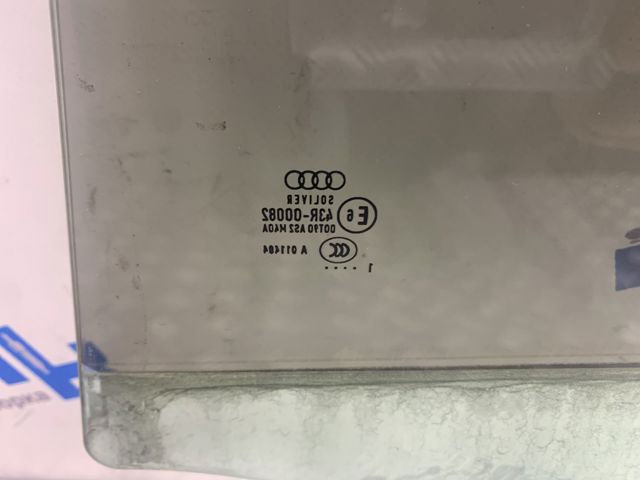 Вікно задніх дверей 4G8845206A VAG