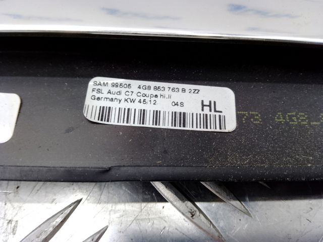 Молдинг опускного скла двері задньої, лівої 4G8853763B2ZZ VAG