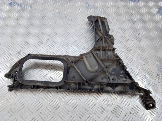 Напрямна заднього бампера, ліва 4L0807453A VAG