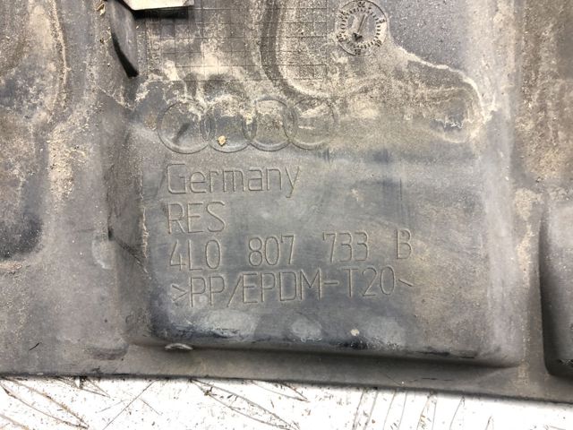 Обвіс бампера 4L0807733BV7W VAG