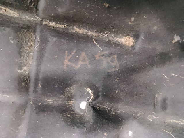 Підкрилок заднього крила, лівий 4L0810171A VAG