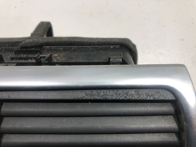 Решітка повітропровода 4L0820951P3Q7 VAG