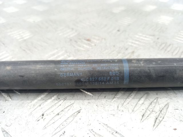 Амортизатор кришки багажника 4L0827552F VAG