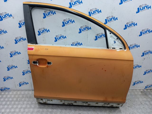 Пасажирські передні двері 4L0831052A VAG